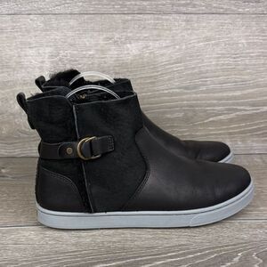 Olukai Pehuea Hulu Women’s Sz 7.5 Black Leather Shearling Lined Zip Ankle Boots
